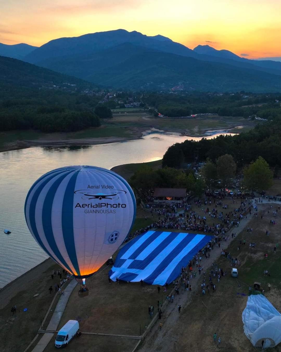 Готель Πανδοχείο Λίμνης Πλαστήρα Kastania  Екстер'єр фото