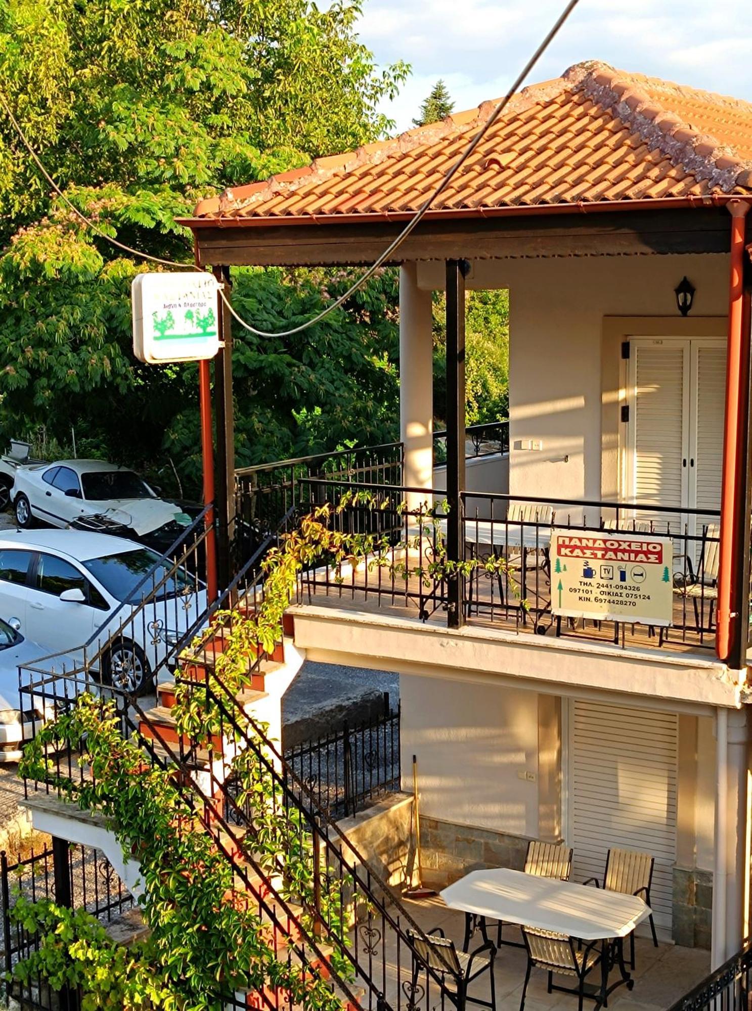 Готель Πανδοχείο Λίμνης Πλαστήρα Kastania  Екстер'єр фото